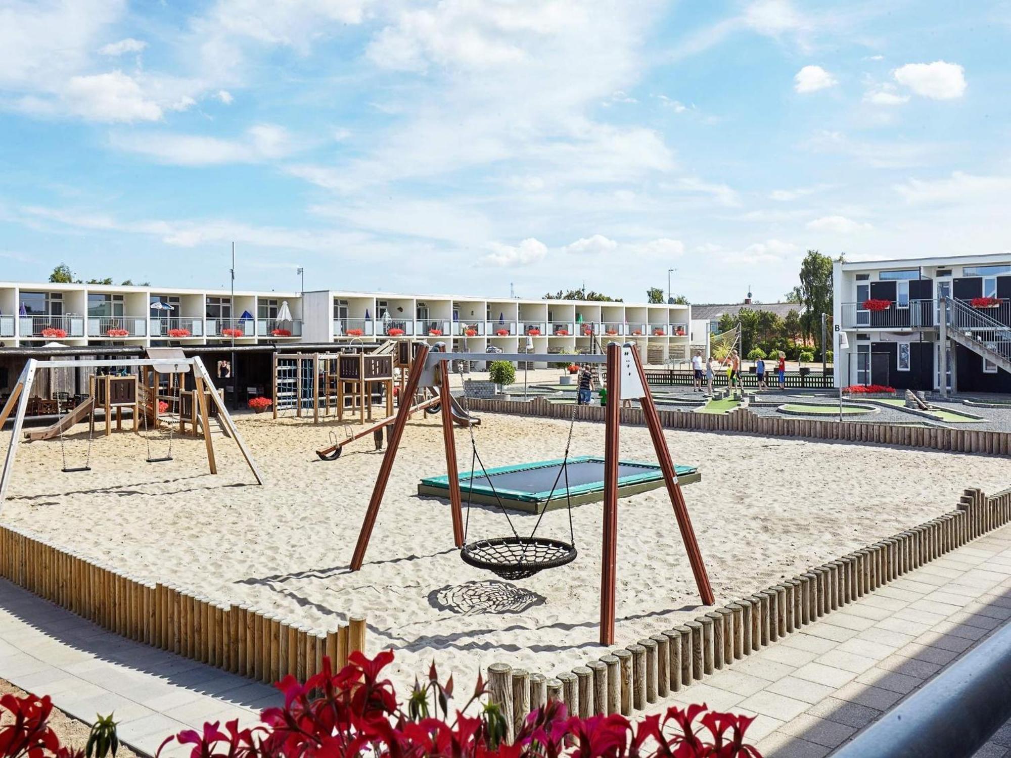 5 Person Holiday Home On A Holiday Park In Glesborg Екстериор снимка